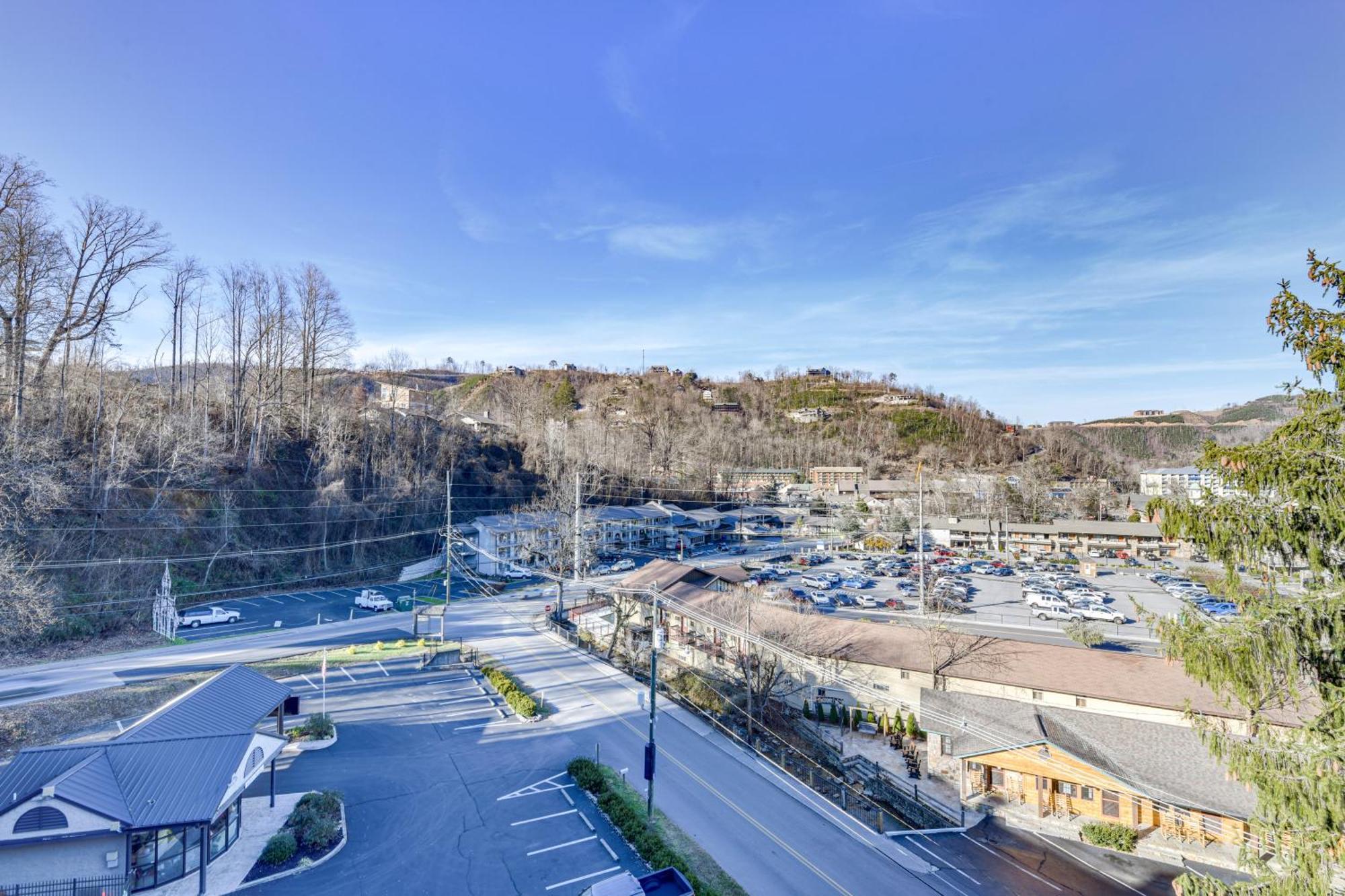 Downtown Gatlinburg Condo With Community Pool! Exterior foto